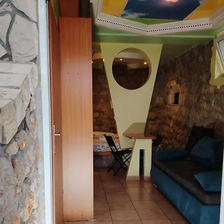 Comfort Rijeka -studio With Terrace 7 *