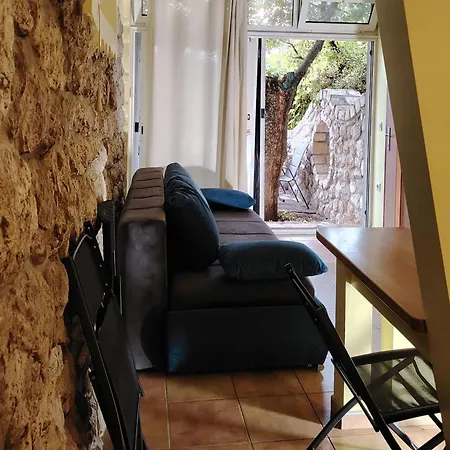 Comfort Rijeka -studio With Terrace 7